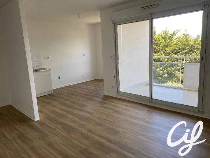 Appartement_T3_La_Roche-Sur-Yon_L0002-85_-_A23-43537.jpg