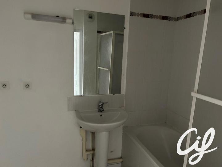 Appartement_T3_La_Roche-Sur-Yon_L0003-A22-43821.jpg